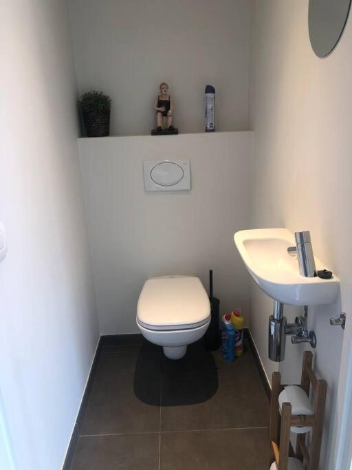 Hedendaags, Verzorgd Appartement Op Unieke Locatie Oostende Eksteriør billede